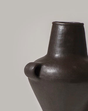 Anfora Vase